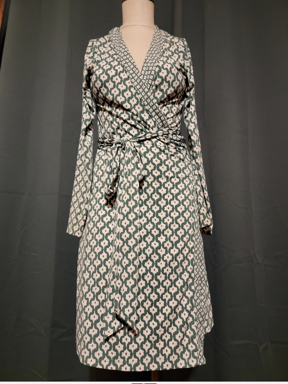 Banana Republic Green and Cream Geometric Wrap Dress
